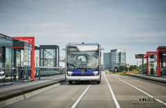 ����Future Bus��·���׿��ڹ���ϵͳ��ʵ���Զ���ʻ�İ�ʿ