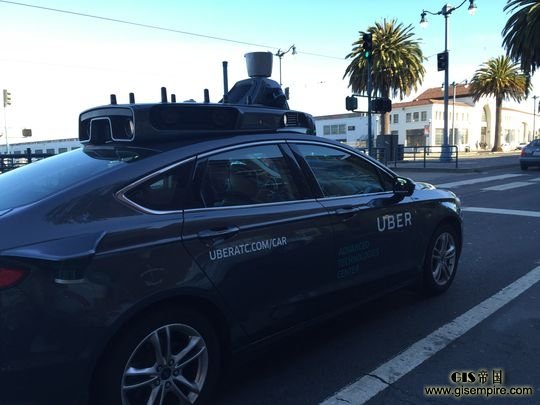 Uber ���˼�ʻ�����ھɽ�ɽ��·��
